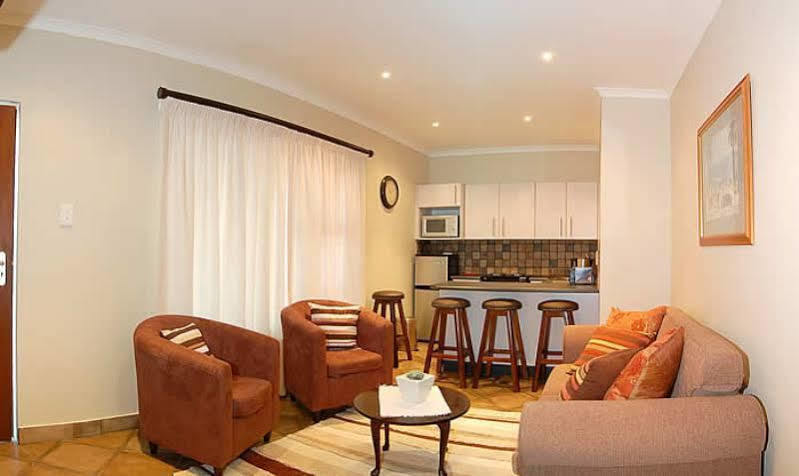 Lalapanzi Guest Lodge Port Elizabeth Exterior photo